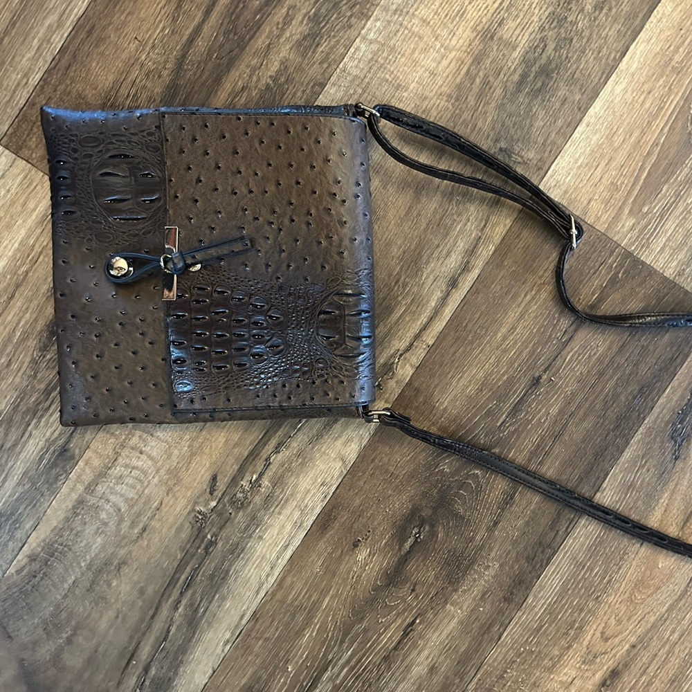 Brown crocodile feel crossbody purse